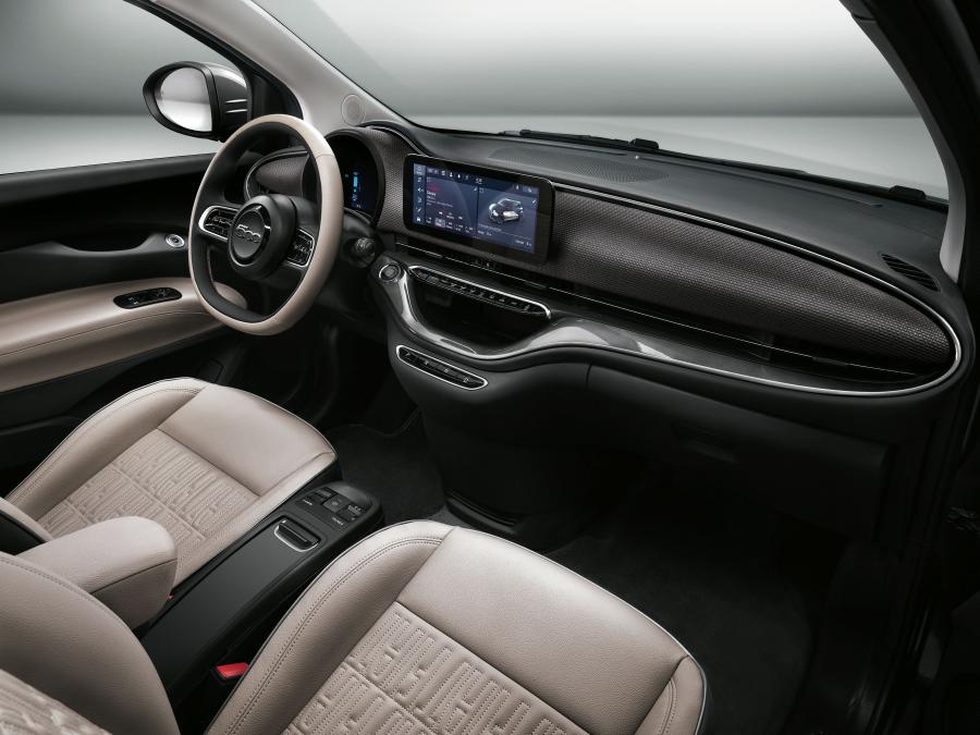 Торпедо Fiat 500 la Prima - Italia Cabrio 2020 года  (фото 36 из 42)